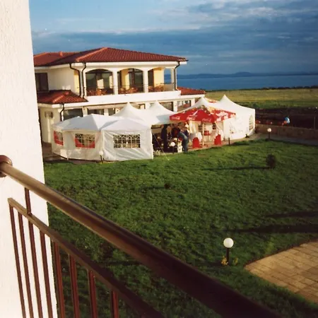 Rutland Beach Daire *